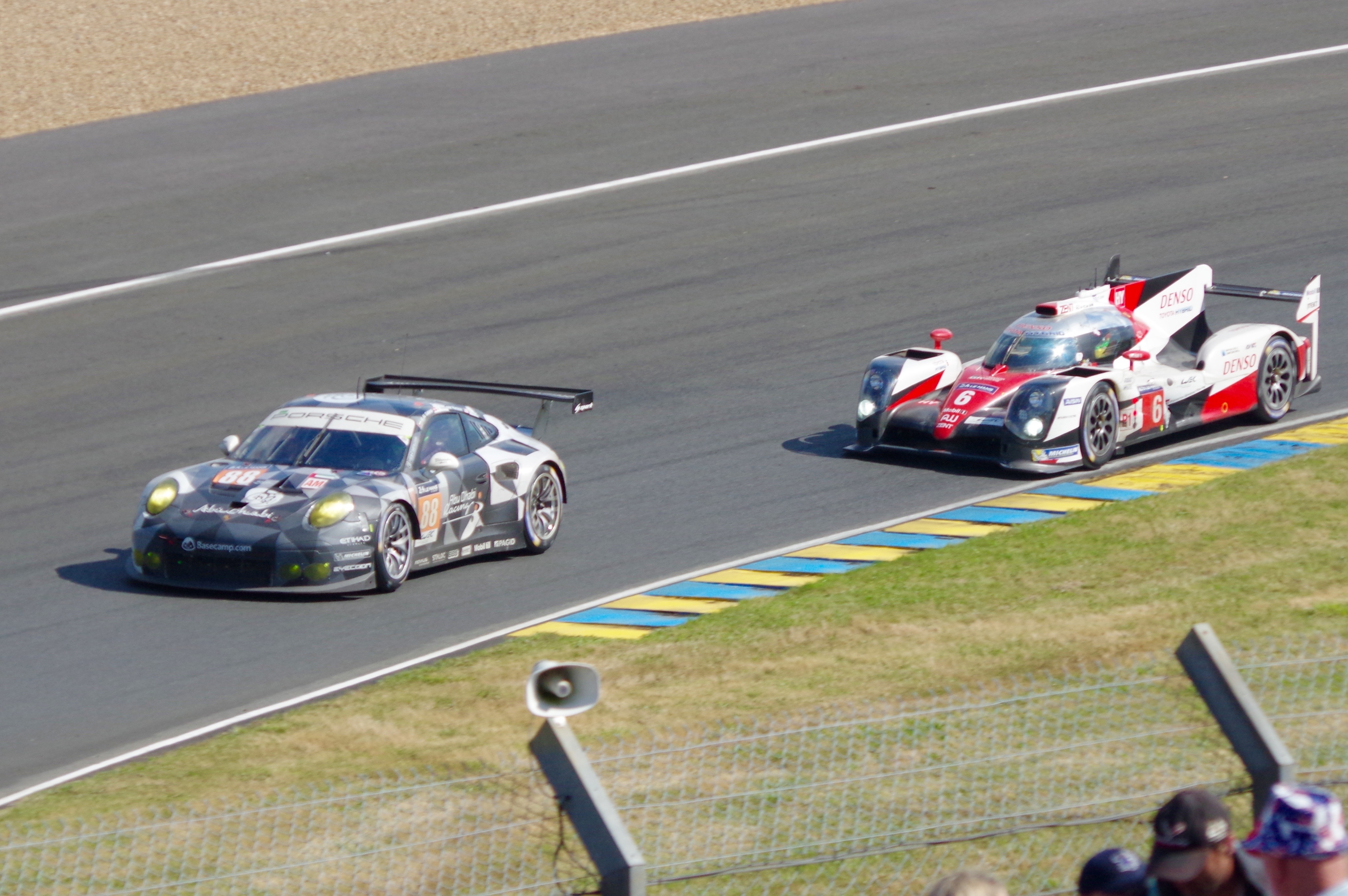 Porsche 911 RSR