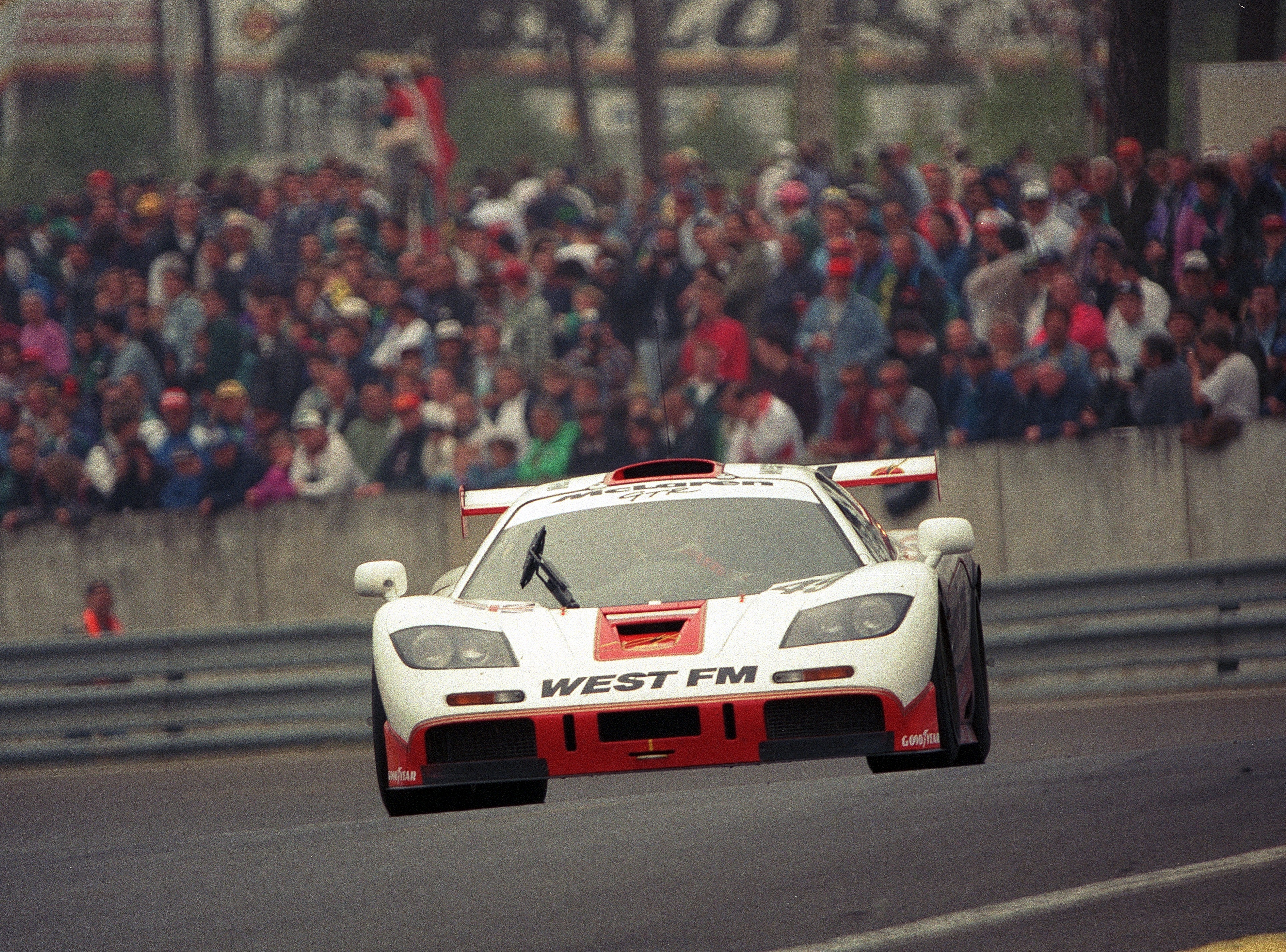 McLAREN F1 GTR